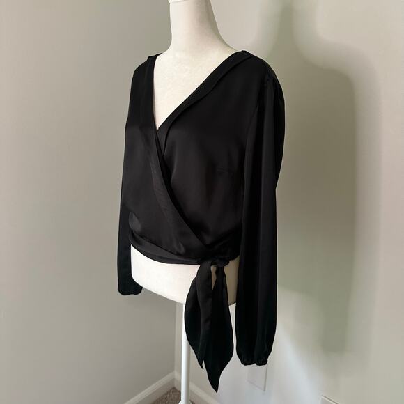 Abercrombie & Fitch black satin long-sleeve v-neck top size M - Picture 3 of 13